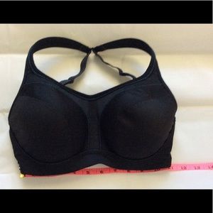 Chantelle Sport High Impact convertible bra.30DDDD